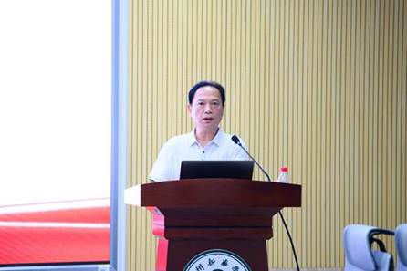 太阳成集团tyc33455李正华教授作“法治思维下的中小学管理”专题讲座